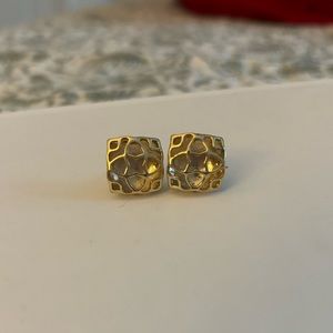Kendra Scoot gold earrings